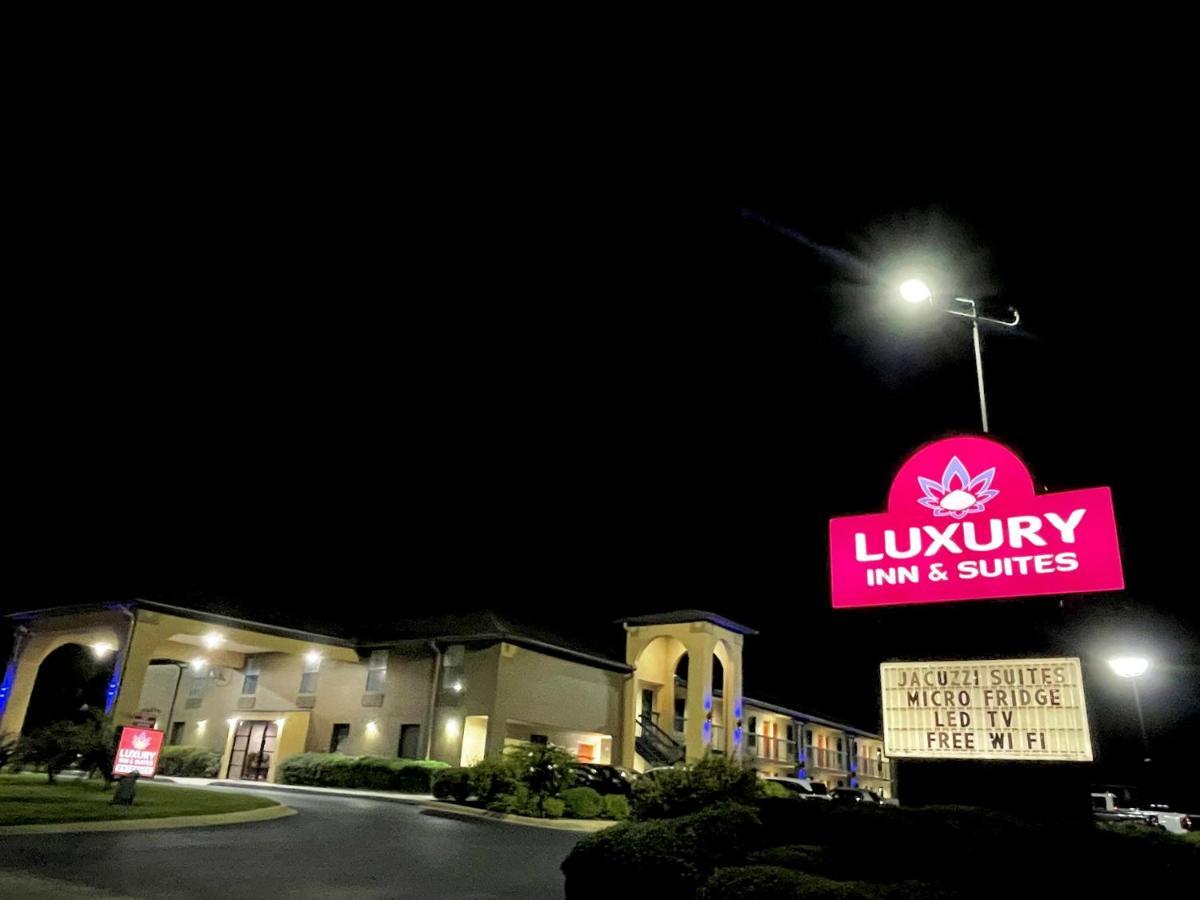 Luxury Inn & Suites Селма Екстериор снимка