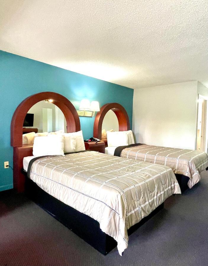 Luxury Inn & Suites Селма Екстериор снимка