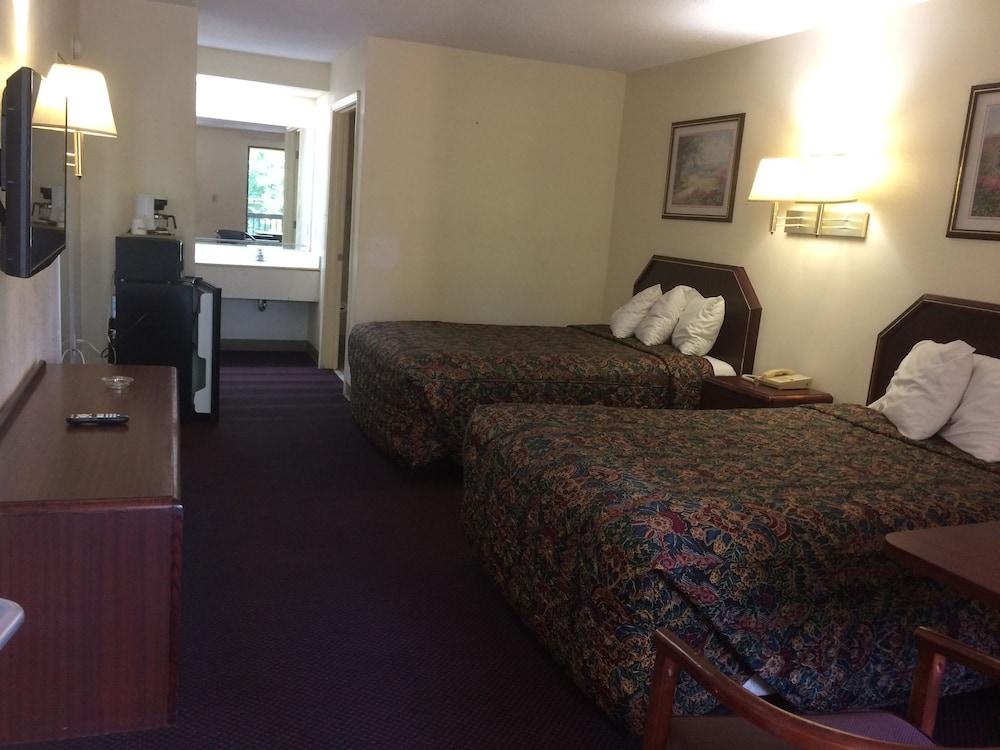 Luxury Inn & Suites Селма Екстериор снимка
