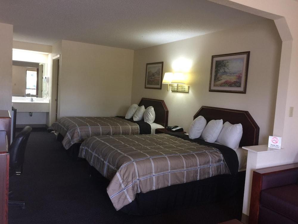 Luxury Inn & Suites Селма Екстериор снимка