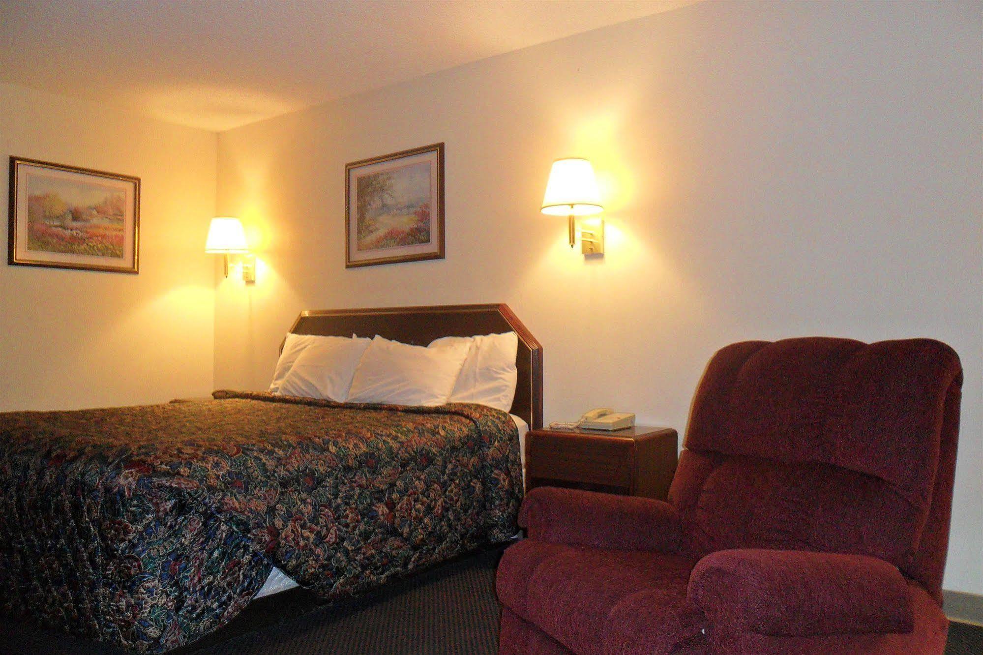 Luxury Inn & Suites Селма Екстериор снимка